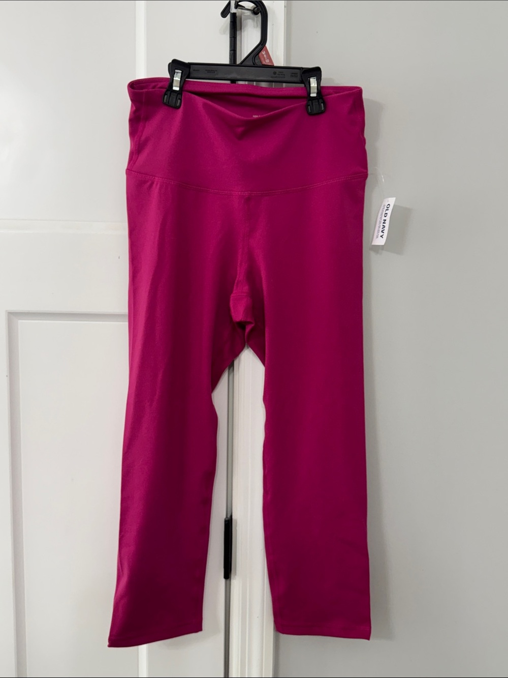 Old Navy Hot Pink Capri Leggings